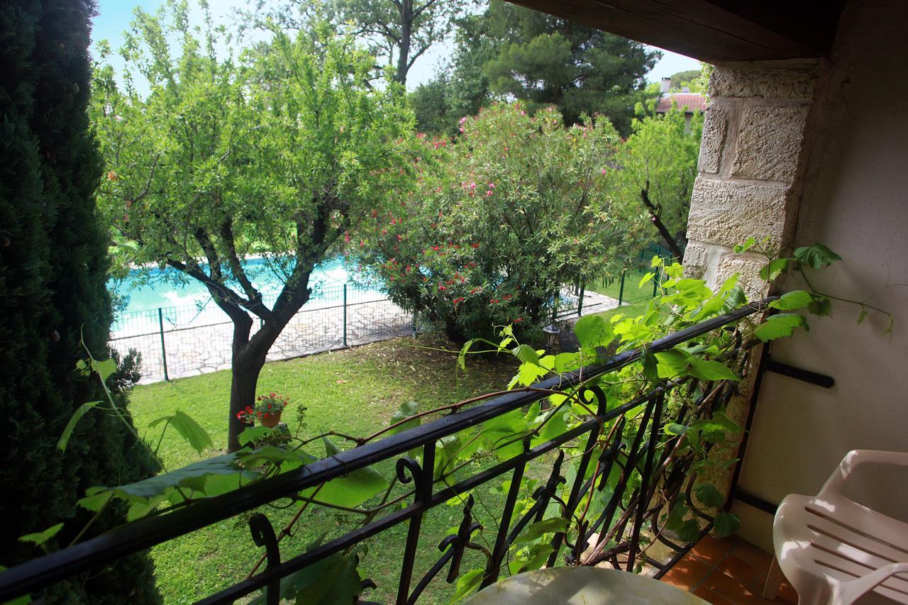 Auberge De La Tour -Appartements- Valros Exterior photo
